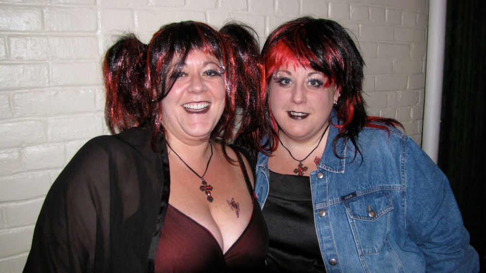 The goth sisters Paula and Megan